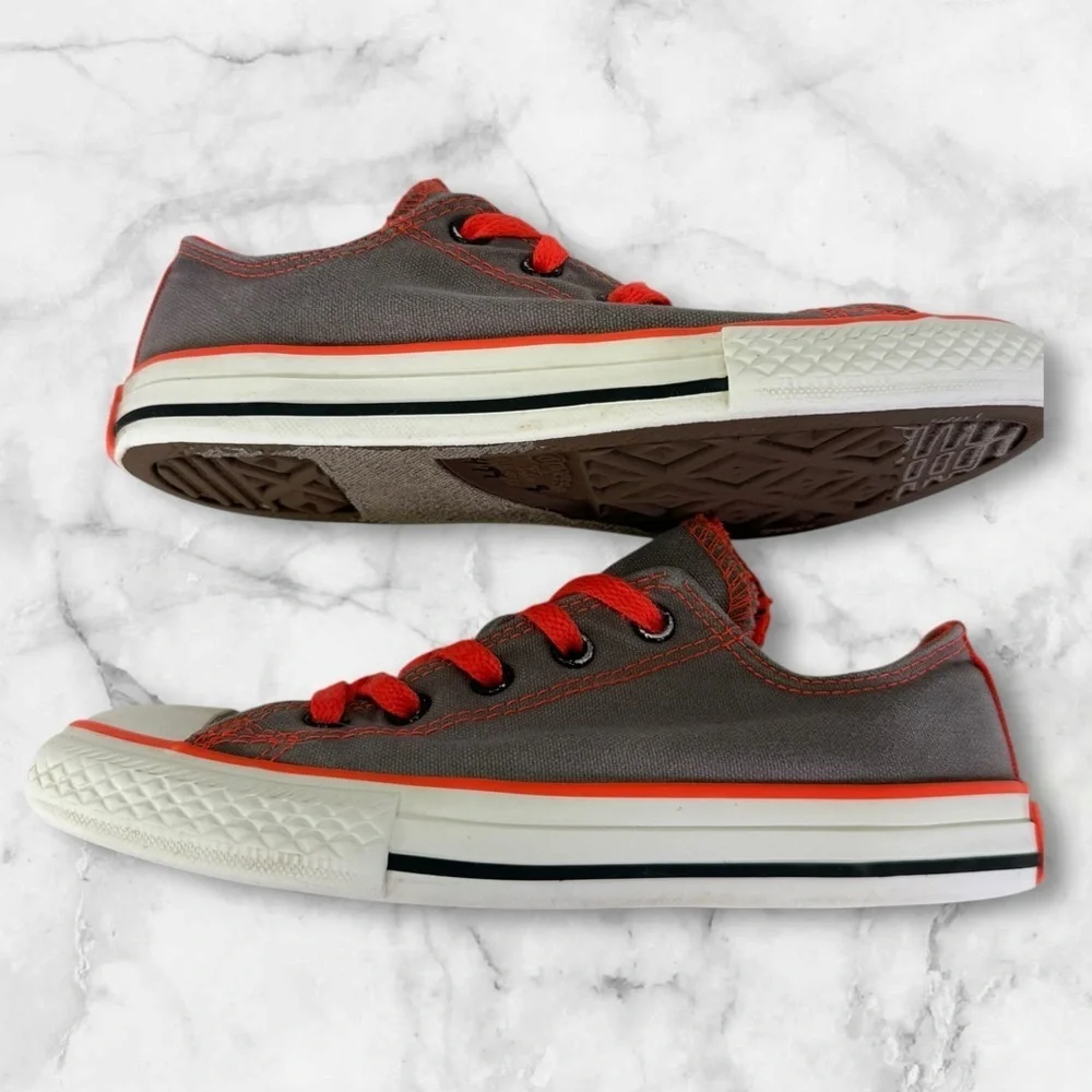 Kids Converse Chuck Taylor All Star Double Tongue low-top sneakers size 1